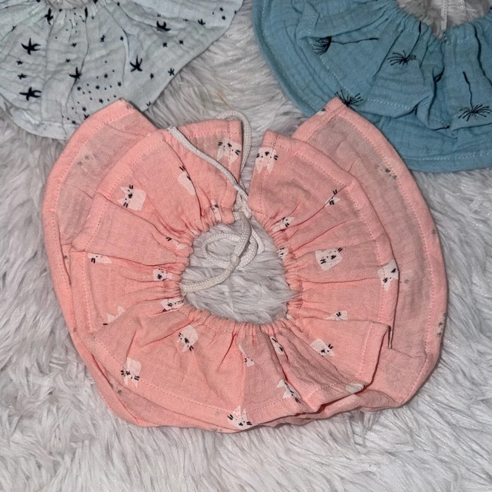 Baby Star and Bear Cat Print Muslin Bibs Set - Blue, Pink, Gray NWOT